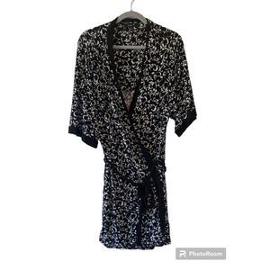 Ellen Tracy, black and white. Size Large